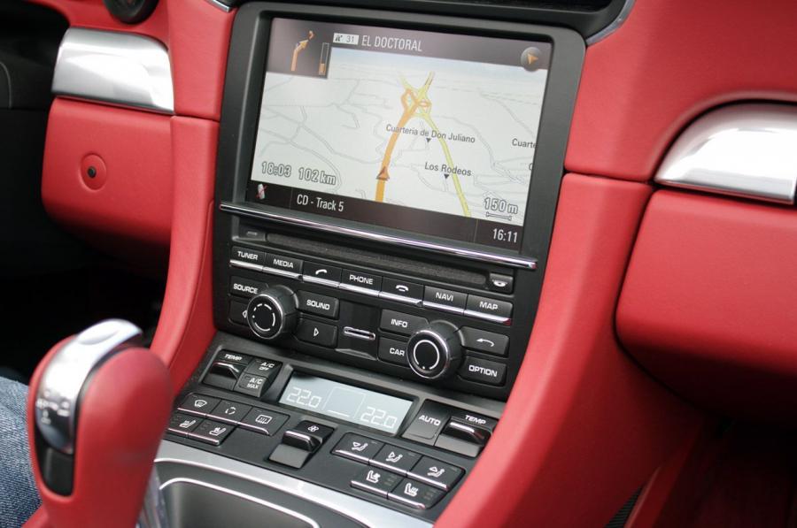  Porsche 911 Carrera S Cabriolet 2011 года  (фото 40 из 61)